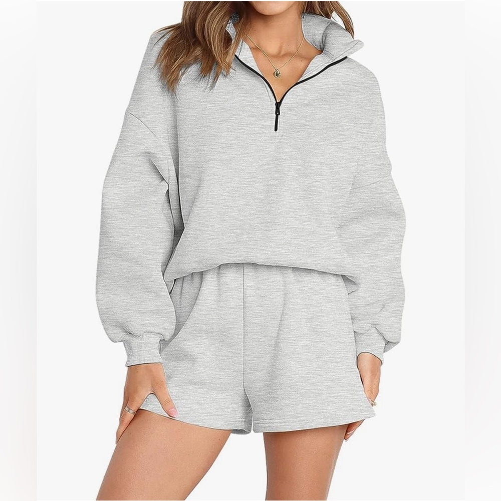 Light Gray Quarter-Zip Pullover Hoodie - Women